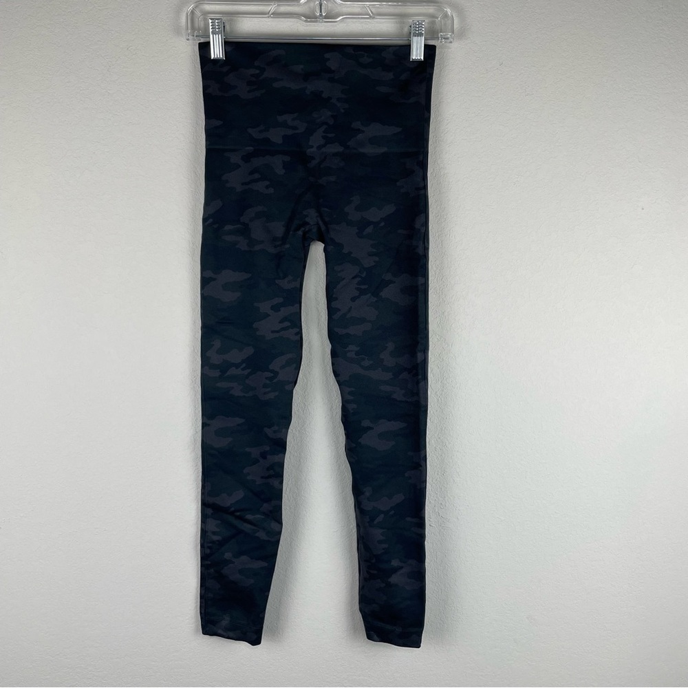 Spanx Green Black Camouflage Camo Seamless Ankle Athletic Leggings Size Medium